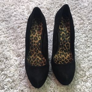 Black Suede Pumps ACCEPTING OFFERS